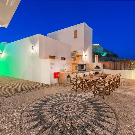 Eftihia Villa *